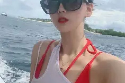 刘涛弯腰7秒上热搜：娱乐圈人设塌了真实值钱了