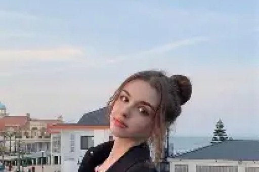 吃相太丑！卖假狂赚百万伊能静遭央视曝光 秦昊也救不了她